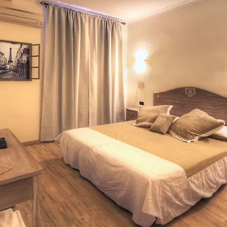 La Casa Di Maurizio 3* Rome